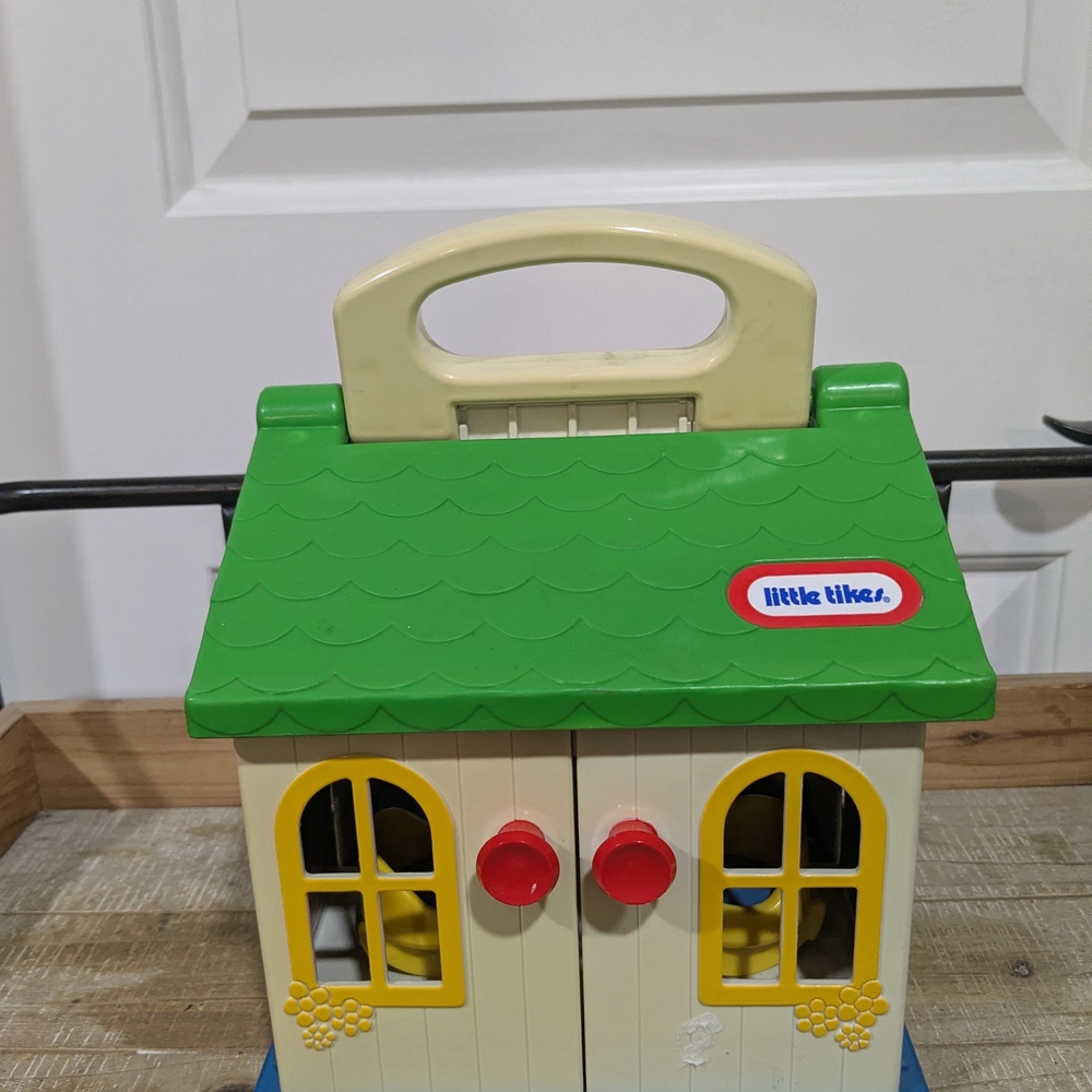 Little Tikes Green and Yellow Toy House